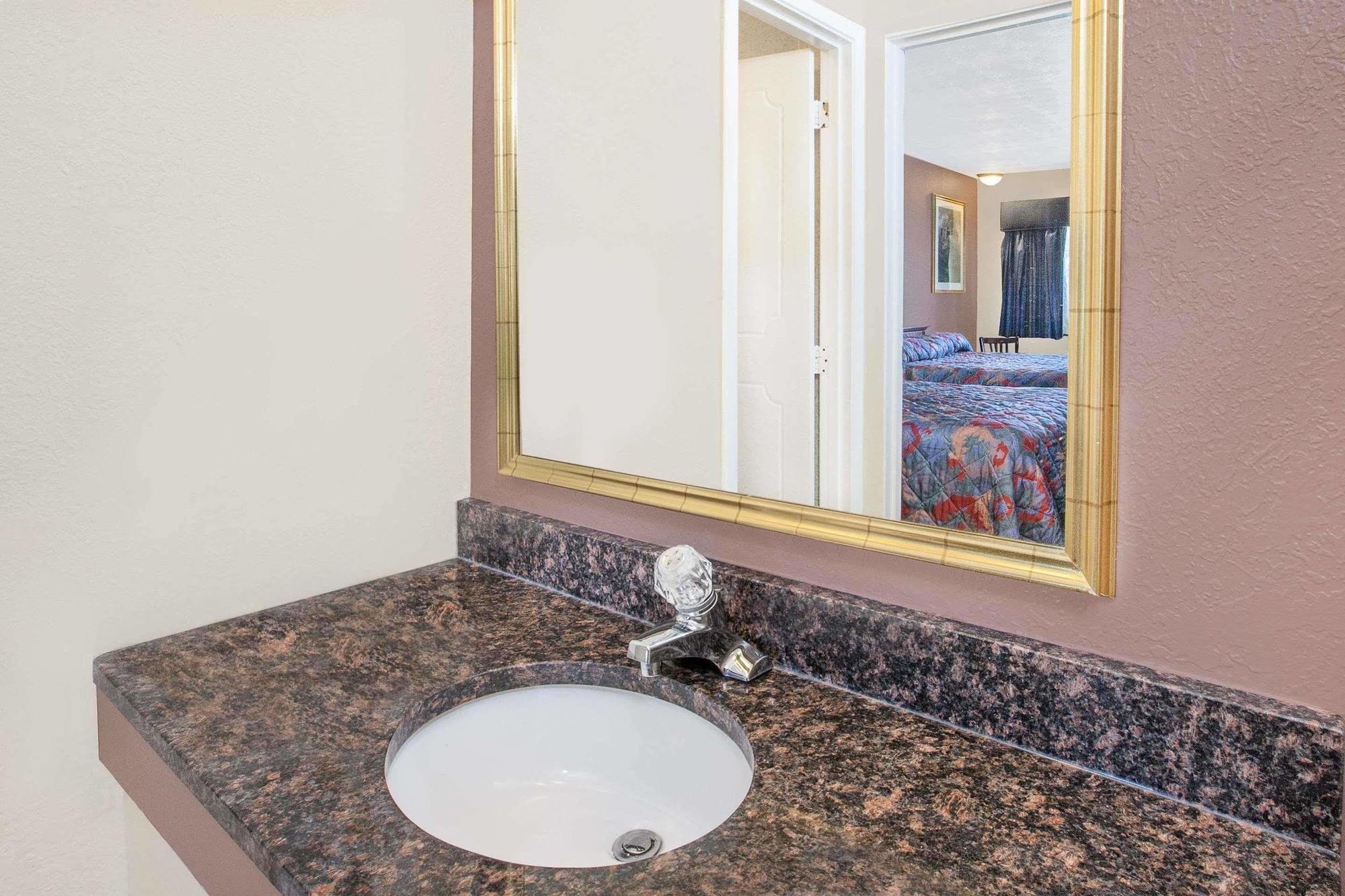 Imperial Inn Grand Blanc Eksteriør billede